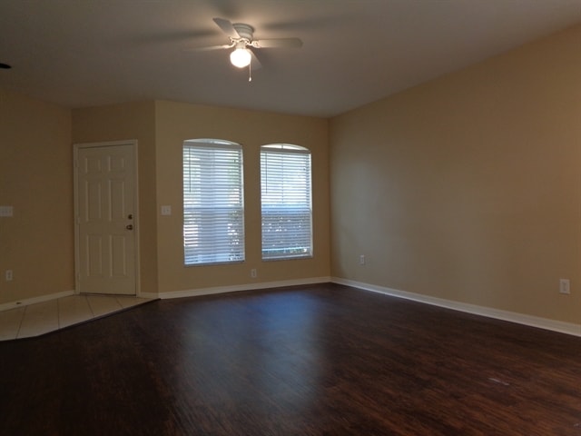 Foto del edificio - 2820 Prairie Iris Dr