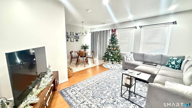 Foto del edificio - 16 Maple St