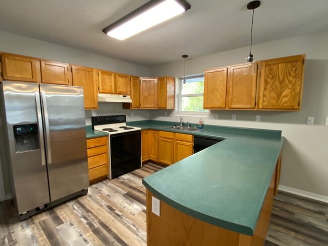 Foto del edificio - 1207 Red Bud Ave