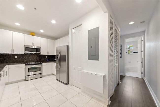 Foto del edificio - 482 SW 147th Ave