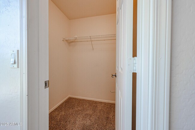 Foto del edificio - 4546 N 113th Dr