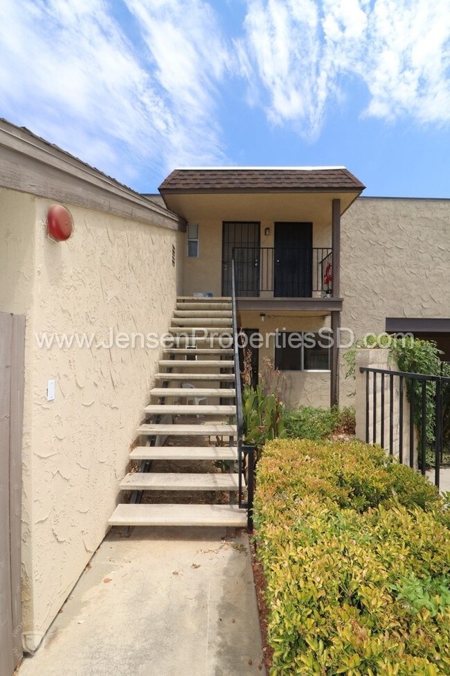 Building Photo - Studio Apartment w/Parking, A/C