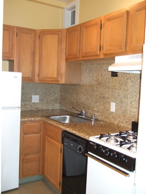Primary Photo - 337 Fulton St