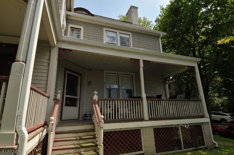 Primary Photo - 76 Western Ave