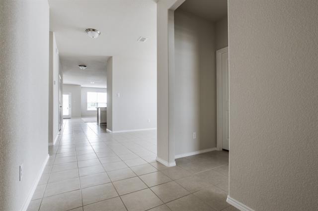 Building Photo - 9128 Blackstone Dr
