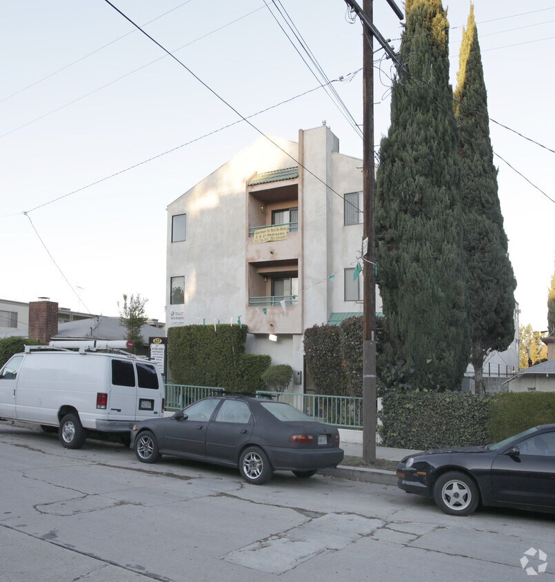 Building Photo - 627 Maltman Ave