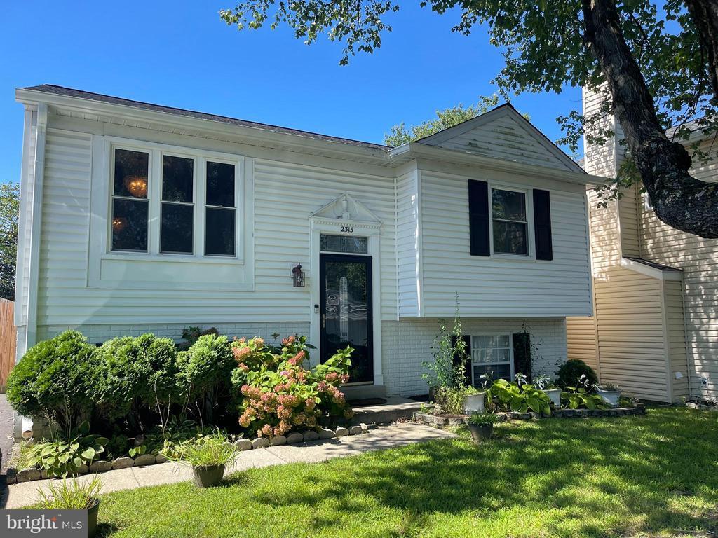 Primary Photo - 2313 Westport Ln