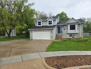 Multi Level Home tucked away in Cul-de-sac - 315 W 750 N