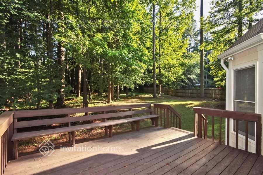 Foto del edificio - 235 Fairview Chase Rd