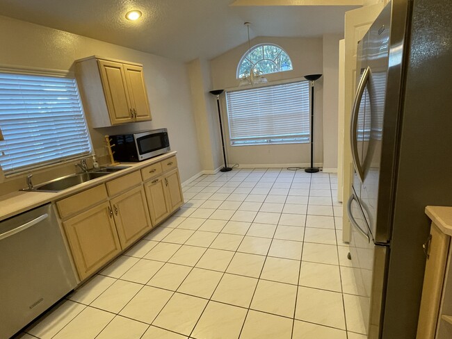 KITCHEN - 3942 Villas Green Cir