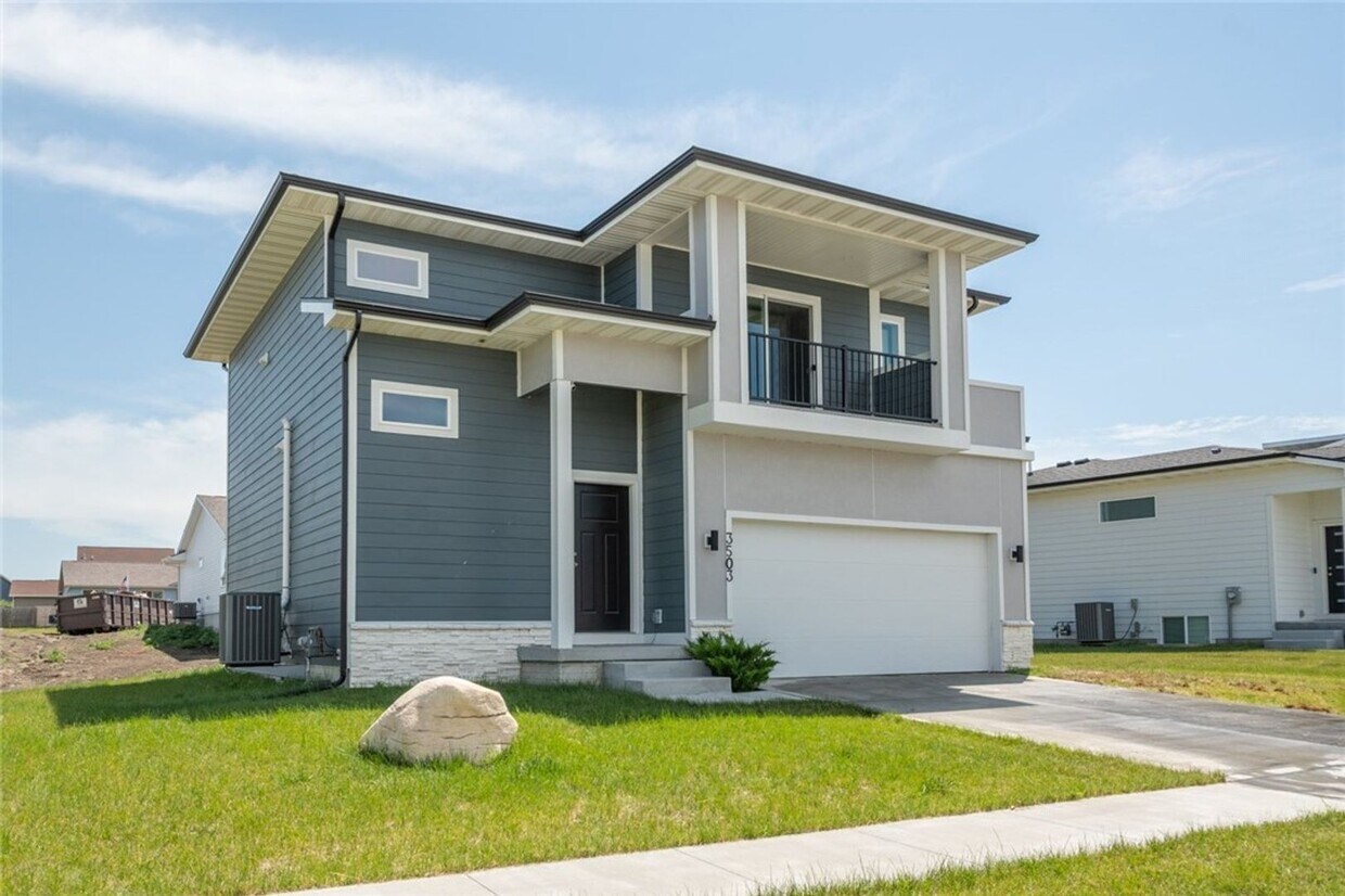 Primary Photo - Modern 3-Bedroom Home in Bondurant