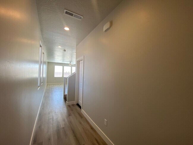 Building Photo - BRAND NEW 4 BEDROOM TOWNHOME!