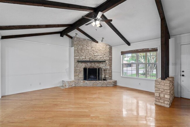 Foto del edificio - 600 Dove Creek Dr