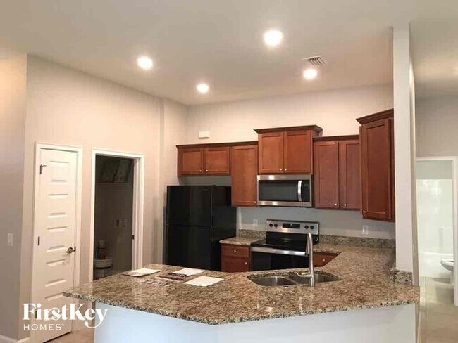 Building Photo - 5261 Jessamine Ave