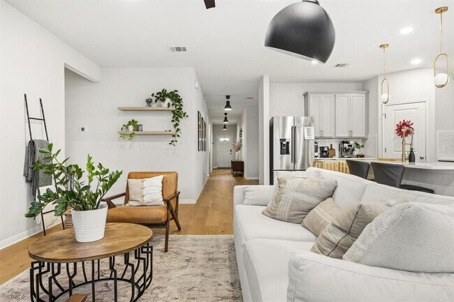 Foto del edificio - 6604 Coalinga Ln