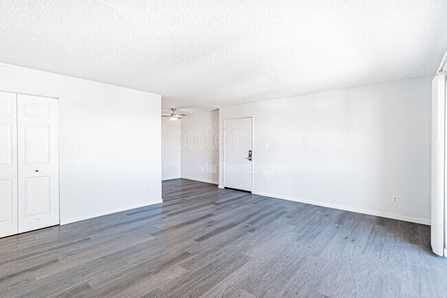 Foto del edificio - 10211 Ura Ln