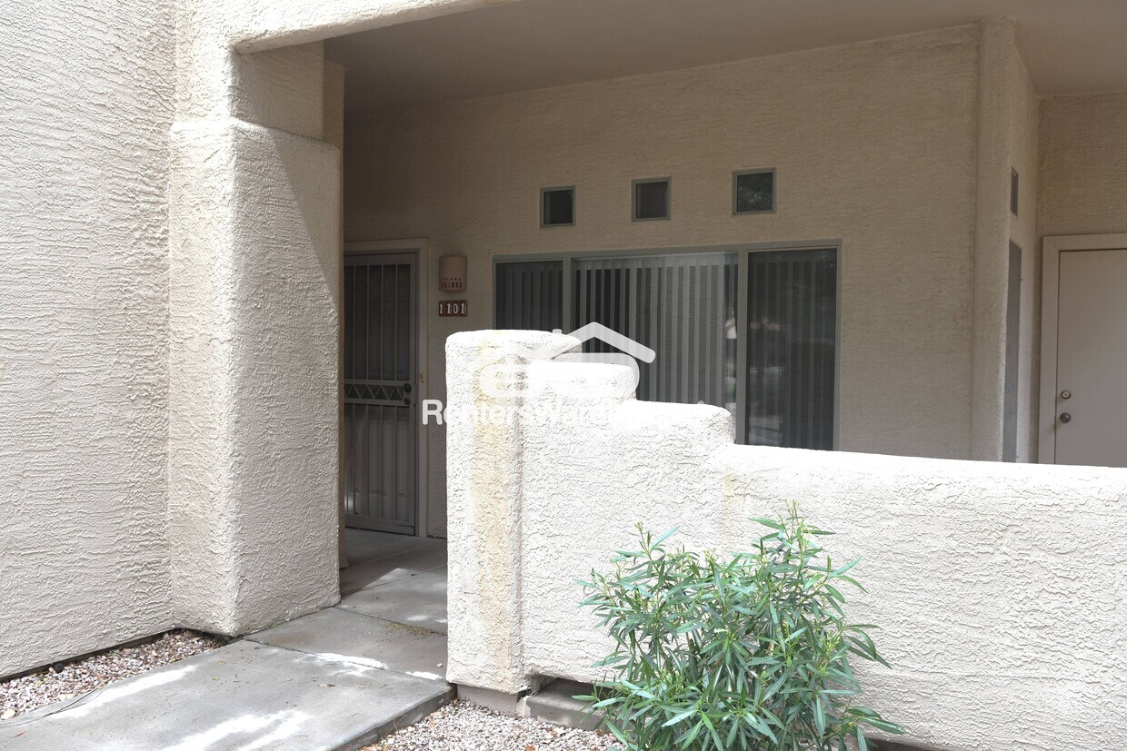 Foto principal - 1351 N Pleasant Dr