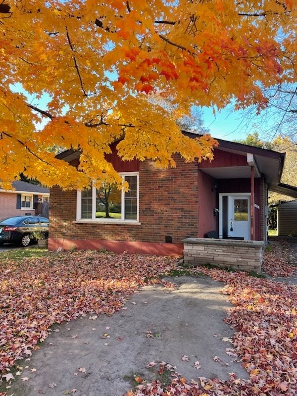 Building Photo - 17 Daleview Ave