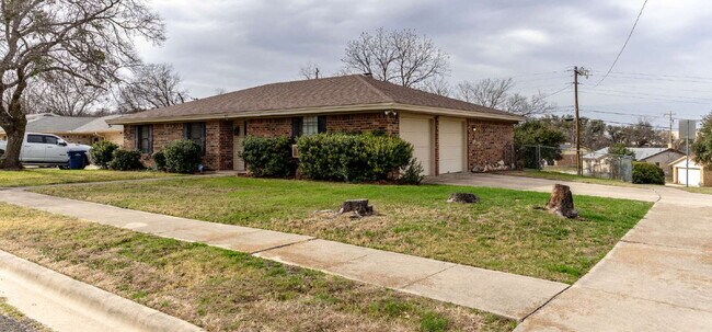 Foto del edificio - "Charming 3-Bed, 2-Bath Home in Copperas Cove – walking distance to local schools!"