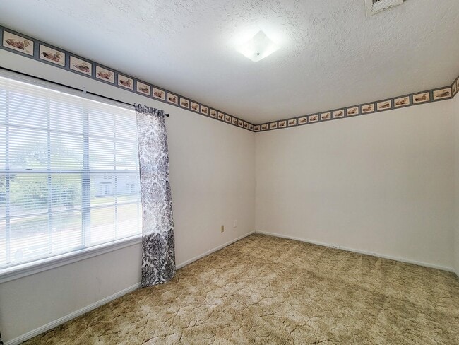 Building Photo - 1815 Country Village Blvd