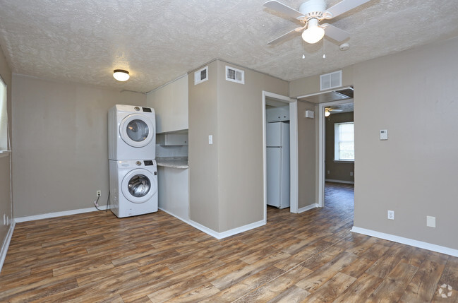 Interior Photo - Falling Water Apartments