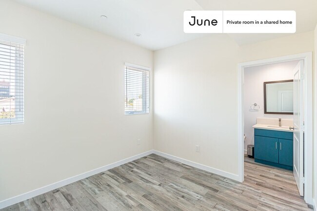 Foto del edificio - Room in Shared 5 bed/5 bath home