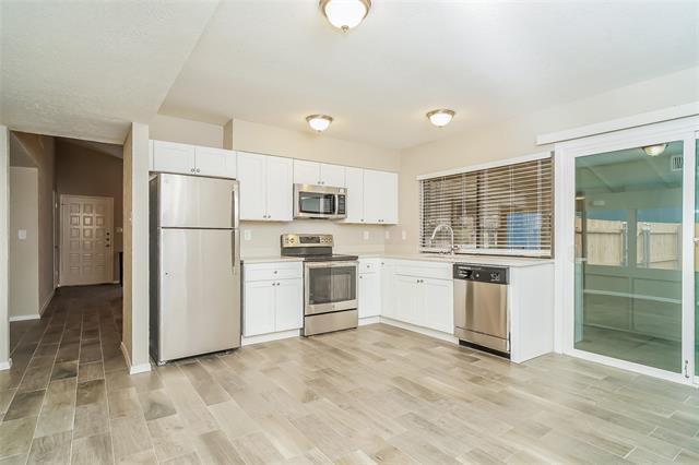 Foto del edificio - 4210 Coronet Ln