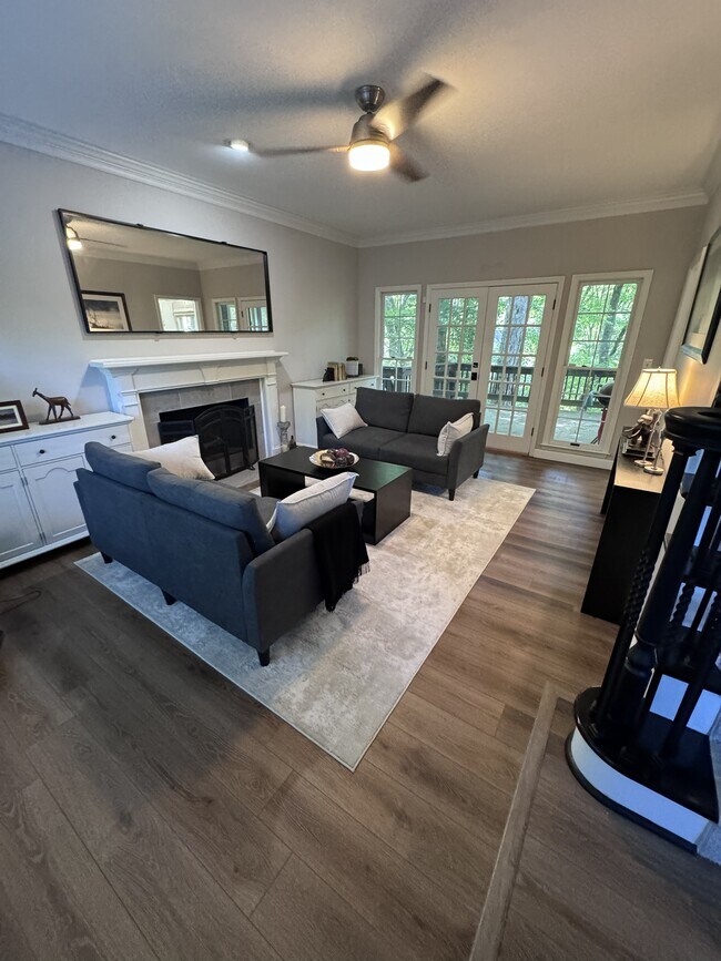 Foto del edificio - 5053 Wood Haven Ct