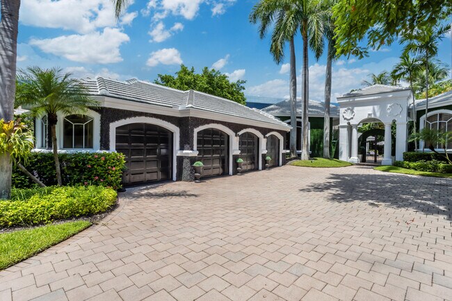 Building Photo - 4825 Sanctuary Ln