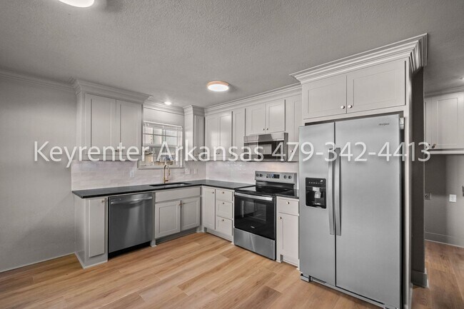 Foto del edificio - Beautifully renovated 3 bedroom, 2 bath | Fayetteville AR