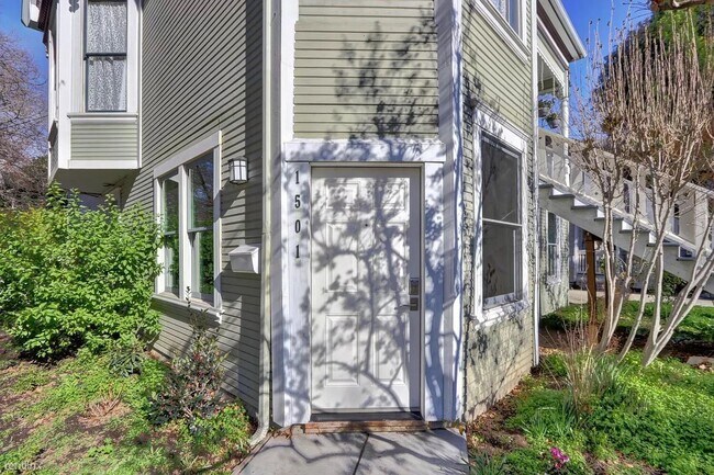 Building Photo - 2 br, 1 bath Duplex - 1503 F Street 1501 F St