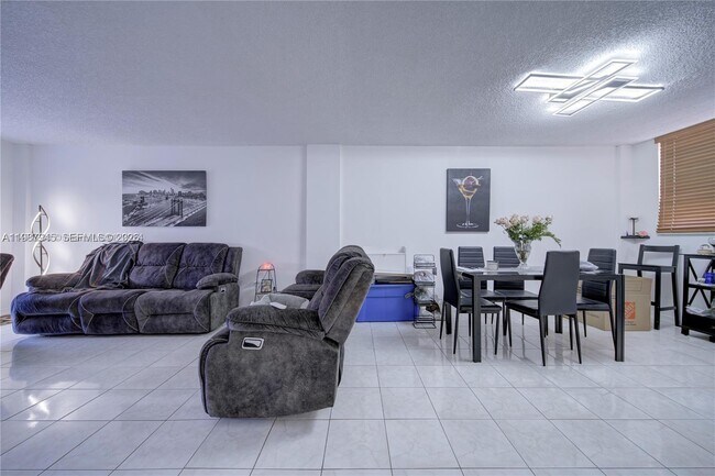 Building Photo - 14140 SW 84th St