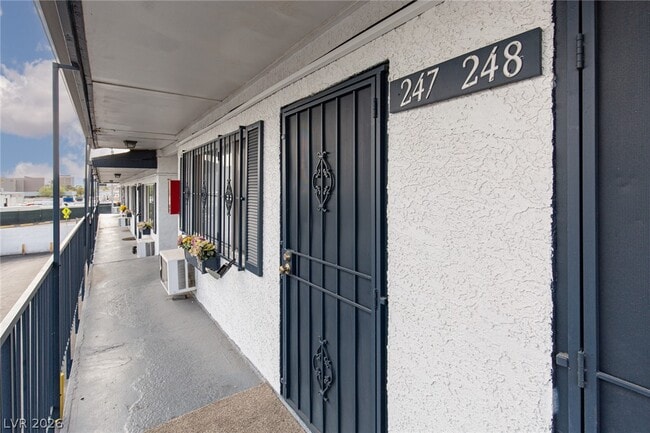 Building Photo - 4600 University Center Dr