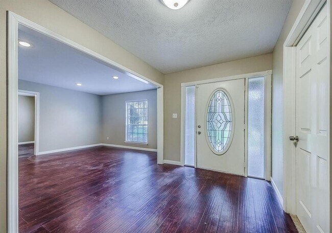 Building Photo - 3715 Sunstone Dr