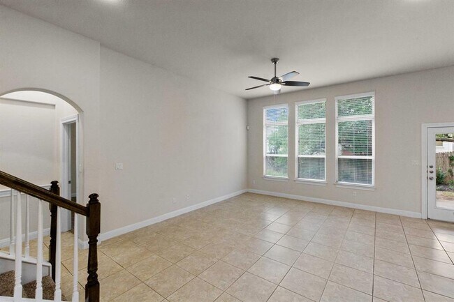 Foto del edificio - 4405 Trinity Woods St