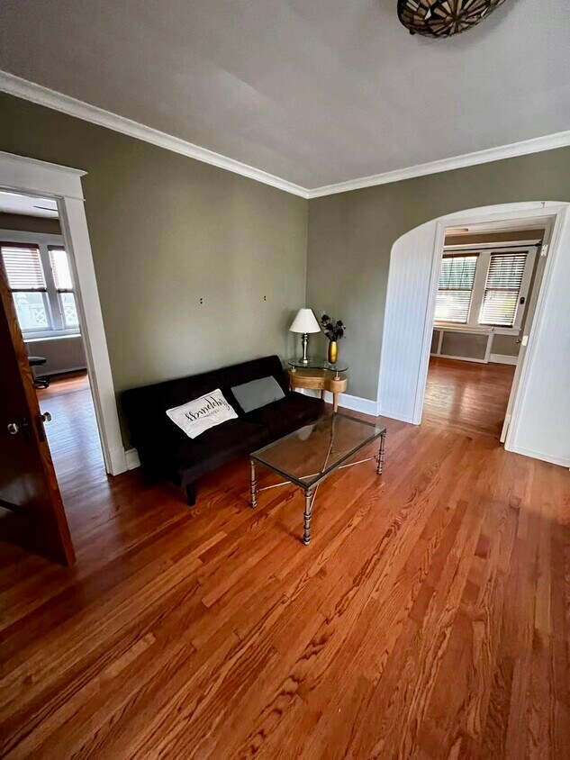 1309 Woodlawn St, Dunmore, PA 18509 Apartments in Dunmore, PA