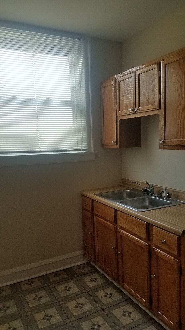 Foto del edificio - 820 E 80th St