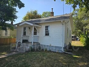Building Photo - 323 Idaho St