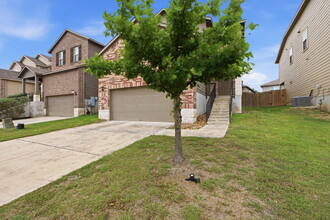 Building Photo - 131 Lake Gln