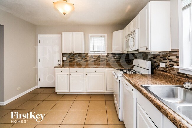 Building Photo - 18722 Hamlin Ave