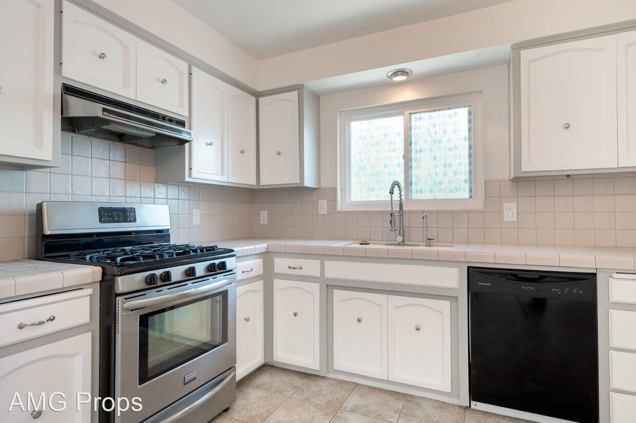 Primary Photo - 2 br, 2 bath House - 1654 Linwood Street