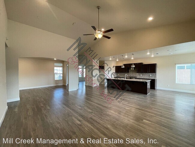 Foto del edificio - 3 br, 2 bath House - 3725 W. Wren Ave