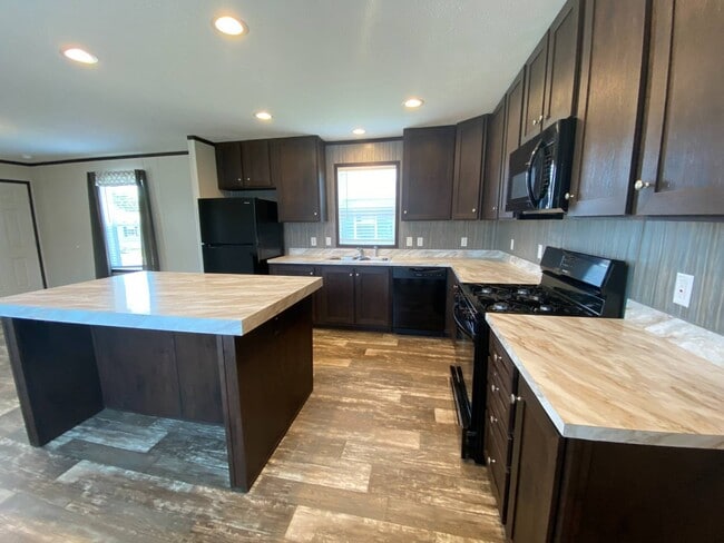 Building Photo - 1040 Anna Ave