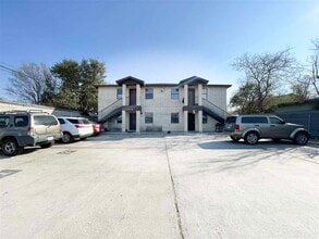 Building Photo - 817 E Kearney St