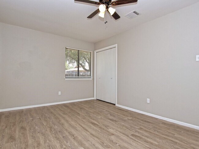 Building Photo - Berkett Drive