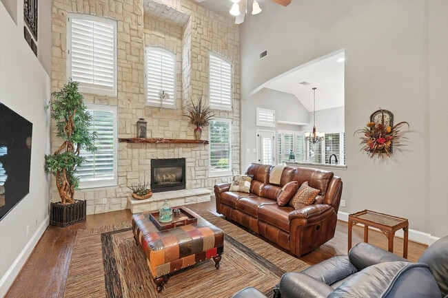 Foto del edificio - 2303 Chapelwood Dr