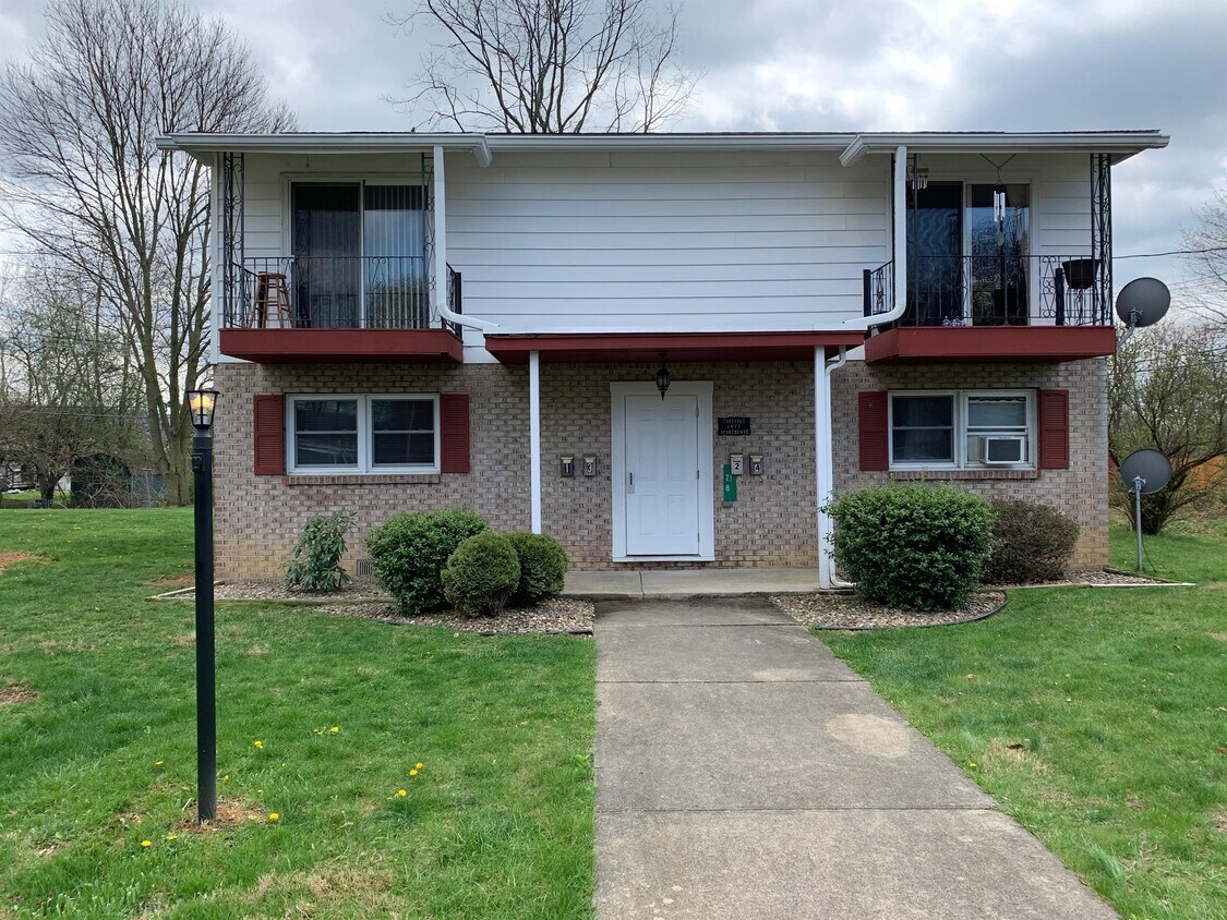 28 Turner Dr Unit A, Fayetteville, PA 17222 Apartment for Rent in