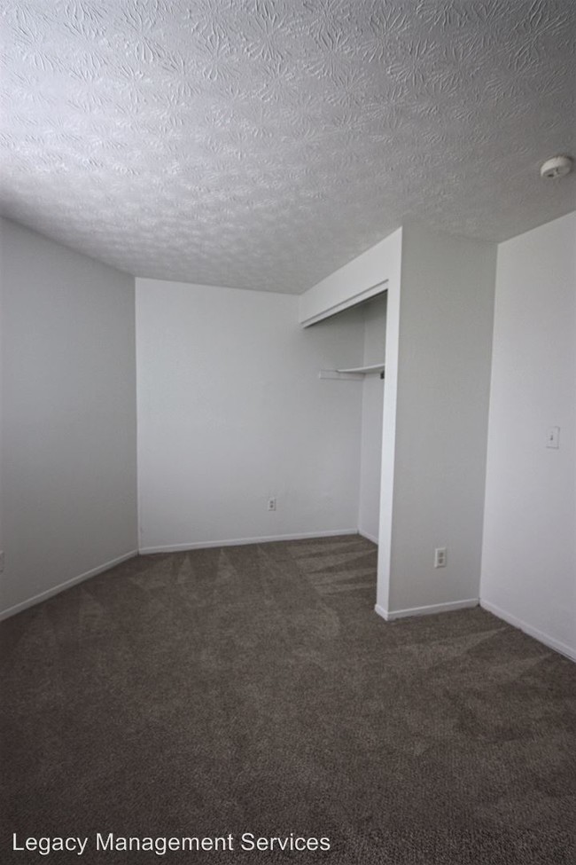 Building Photo - 275 E 13th Ave