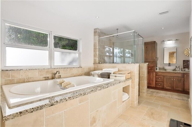 Foto del edificio - 835 Canary Walk