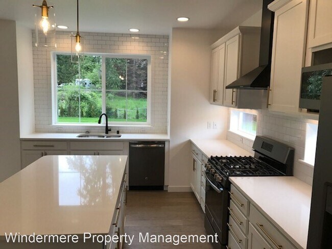 Building Photo - 4 br, 3 bath House - 807 Gilbert Drive